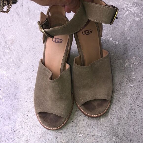 UGG AJA suede heels - Picture 3 of 8